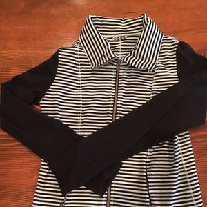 Lululemon jacket size 10